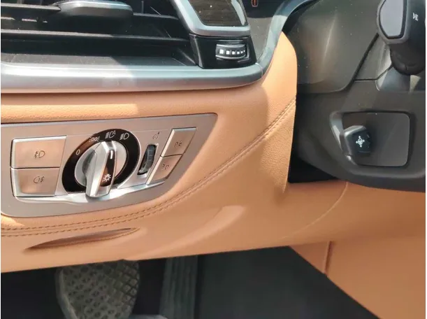 Car image 31