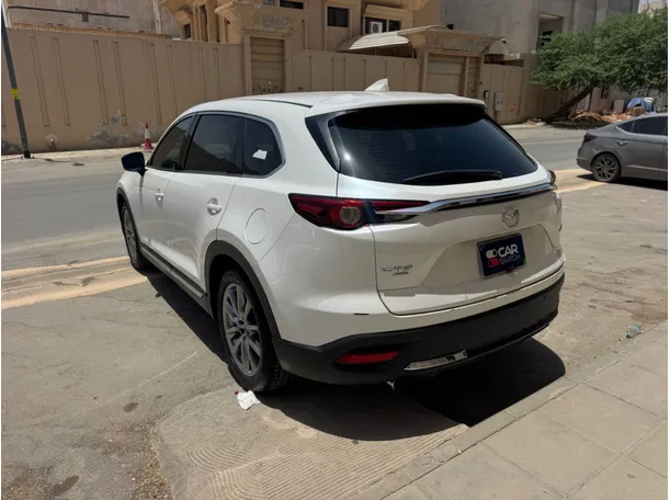 Car image 7