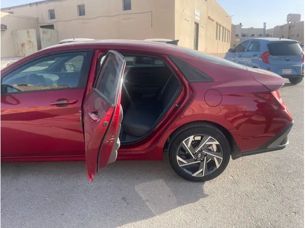 Car image 16