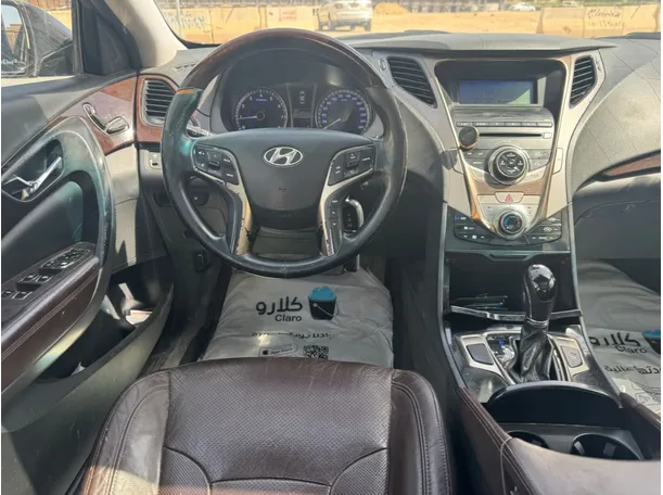 Car image 17