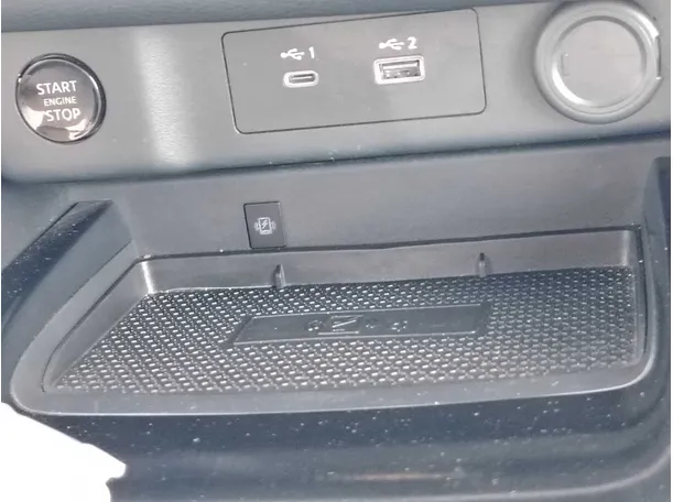 Car image 24