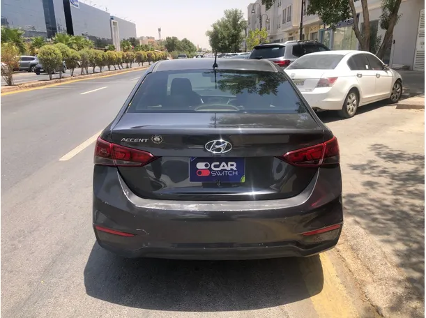 Car image 6