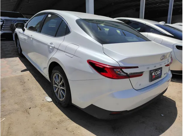 Car image 7