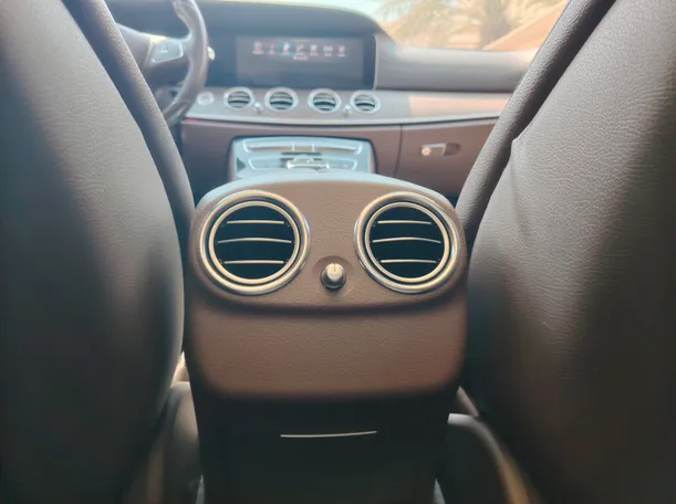 Car image 33