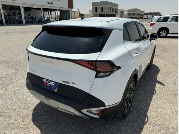 Car image 5