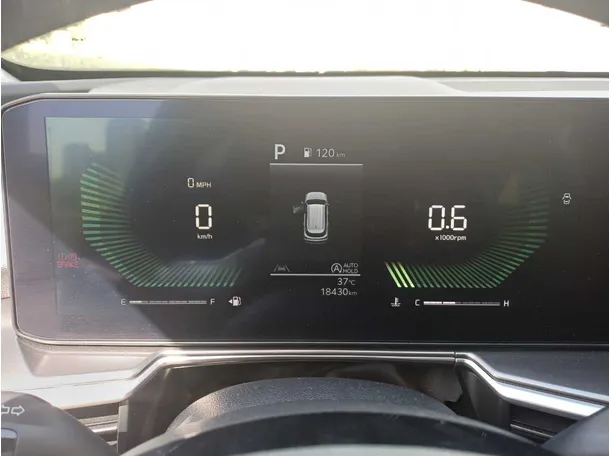 Car image 18