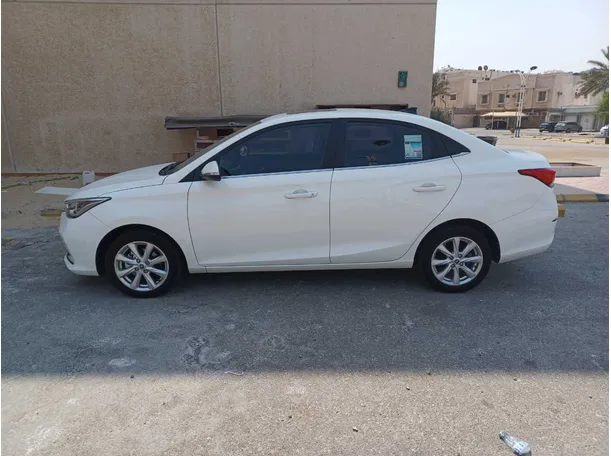 Car image 8