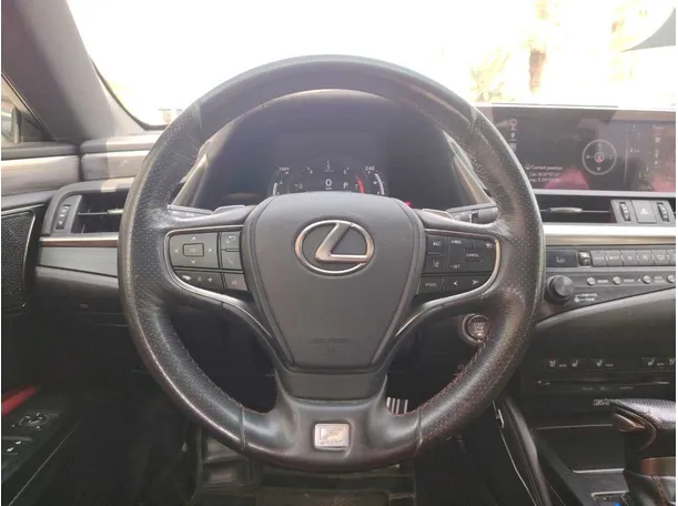 Car image 24