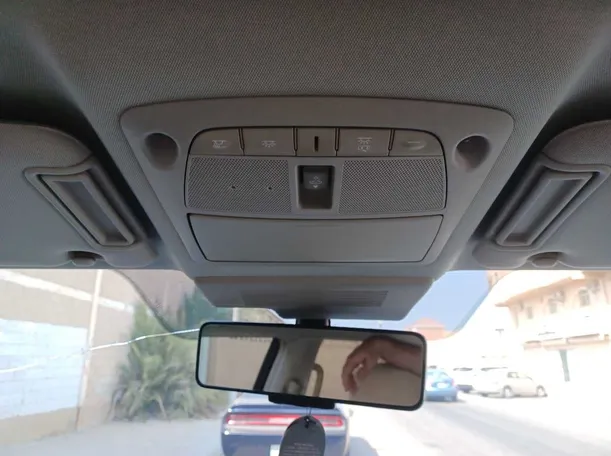 Car image 23