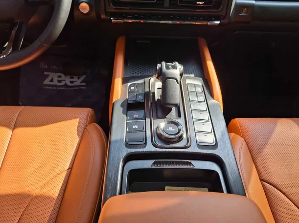 Car image 16
