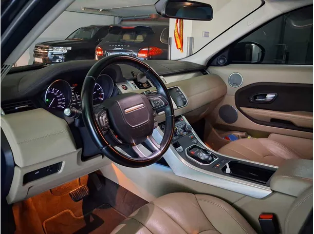 Car image 11