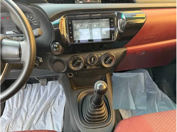 Car image 15