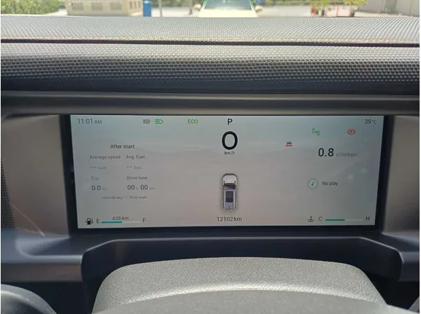 Car image 18