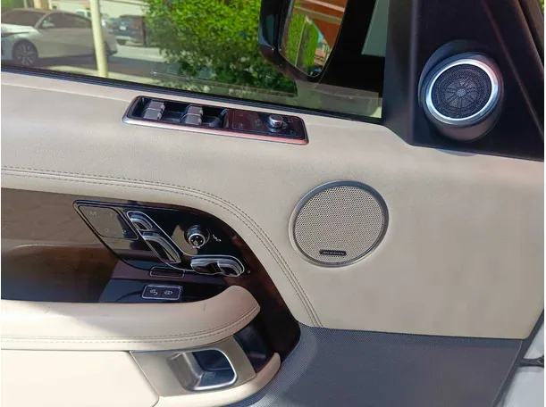 Car image 37
