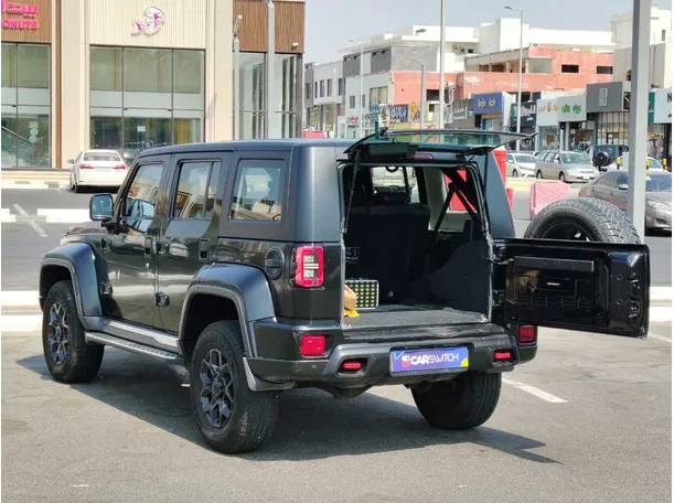 Car image 26