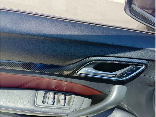 Car image 32