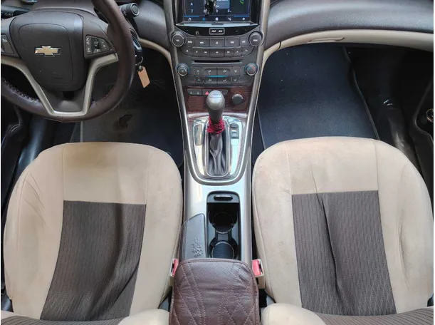 Car image 18