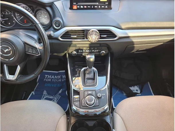 Car image 14