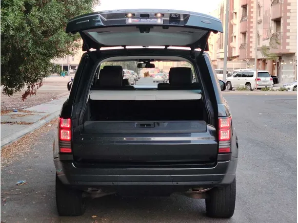 Car image 30