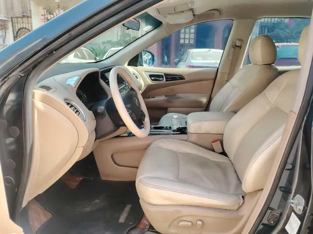 Car image 13