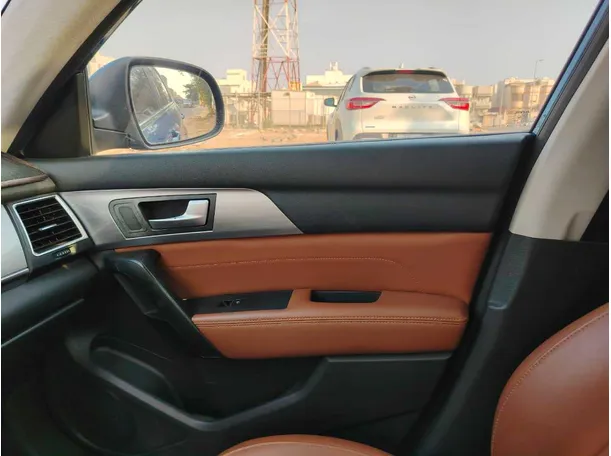 Car image 37