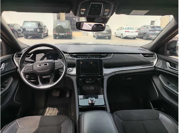 Car image 20