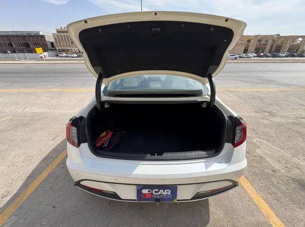 Car image 21
