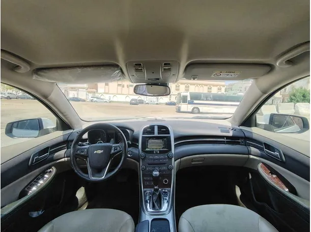 Car image 15
