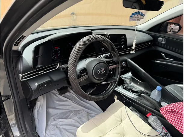 Car image 13