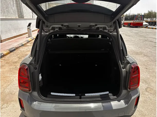 Car image 23