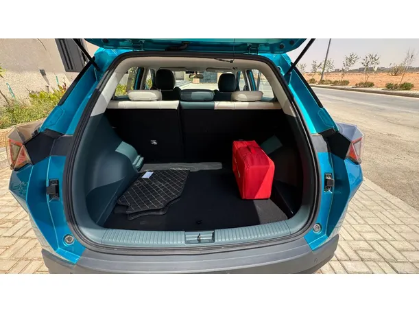 Car image 22