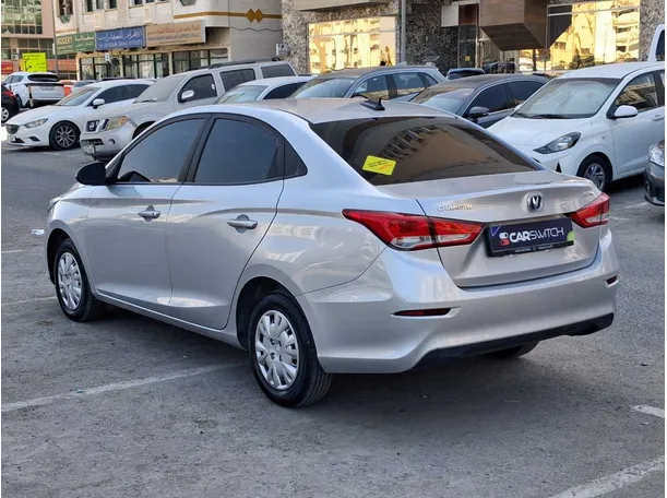 Car image 7