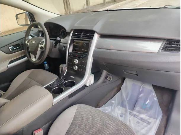 Car image 15