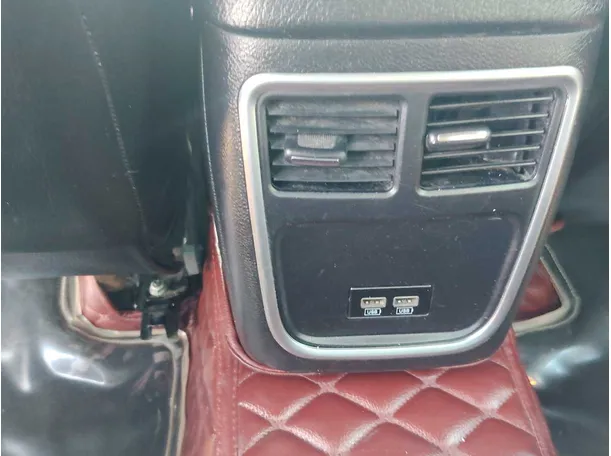 Car image 28