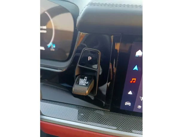 Car image 30