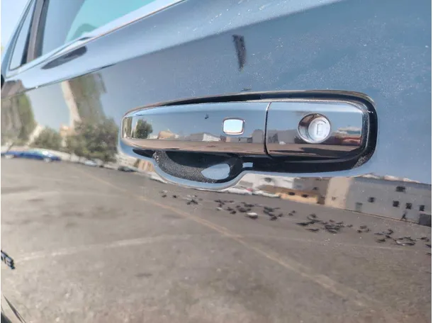 Car image 27