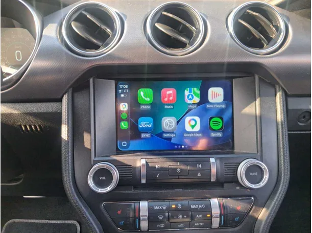 Car image 14