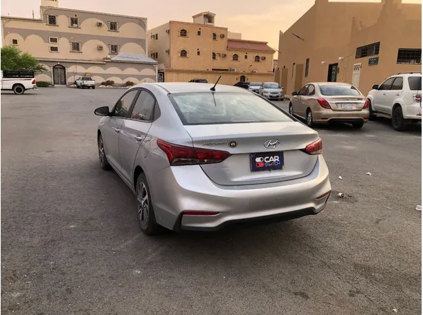 Car image 7