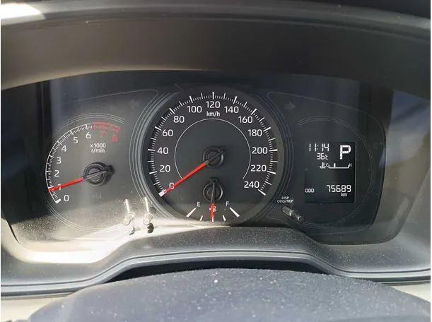 Car image 18