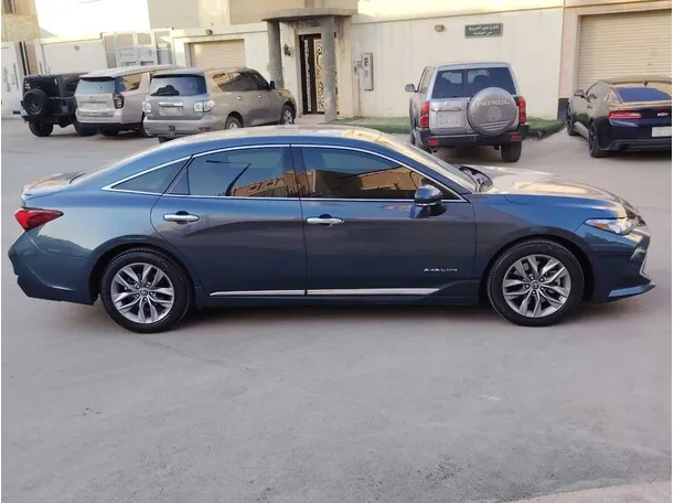 Car image 4