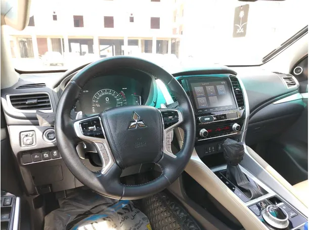 Car image 23