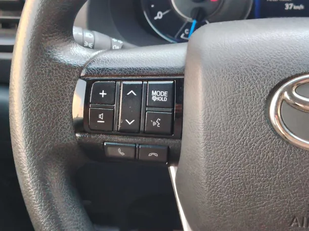 Car image 28