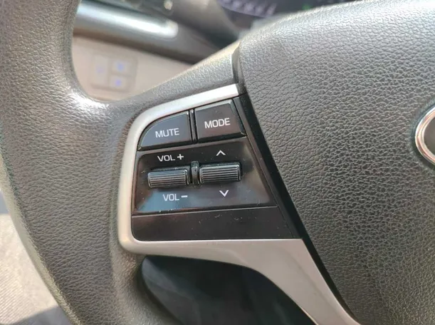 Car image 36