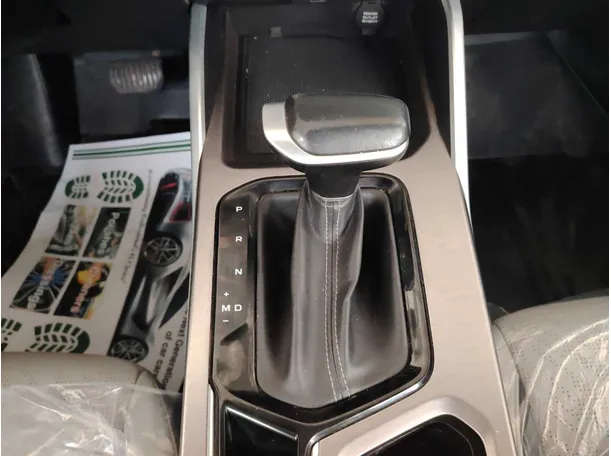 Car image 24