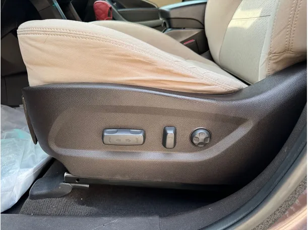 Car image 24
