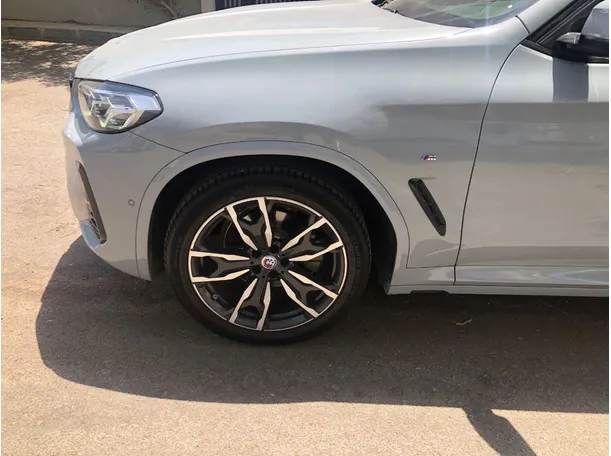 Car image 9