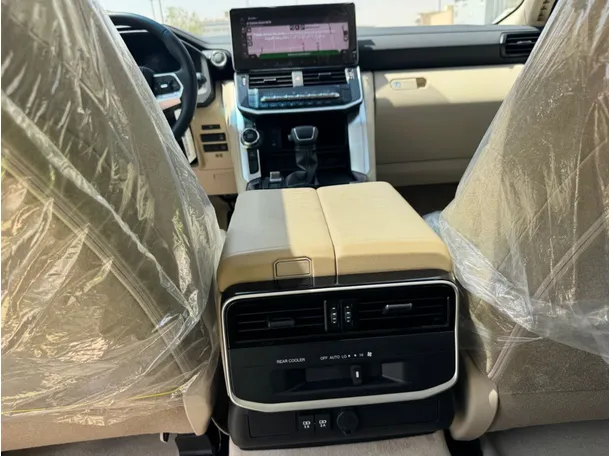 Car image 20