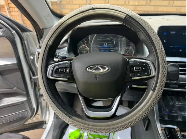 Car image 17