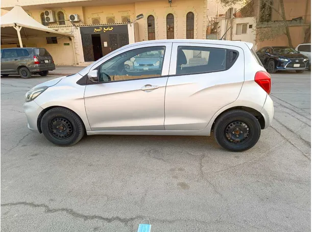 Car image 8
