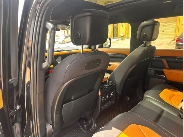 Car image 15